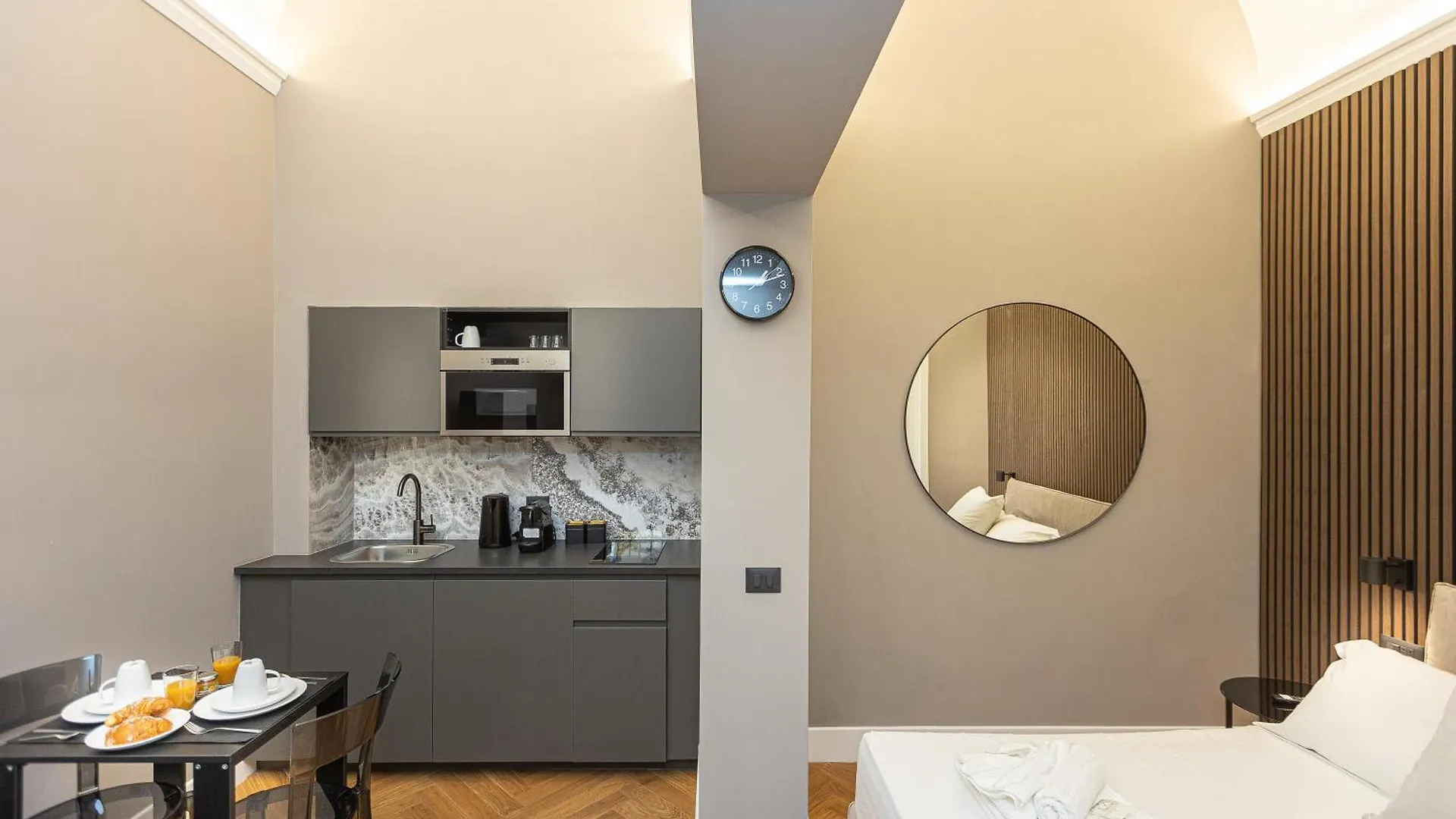 Luxury Suite Trevi Rome 0*,