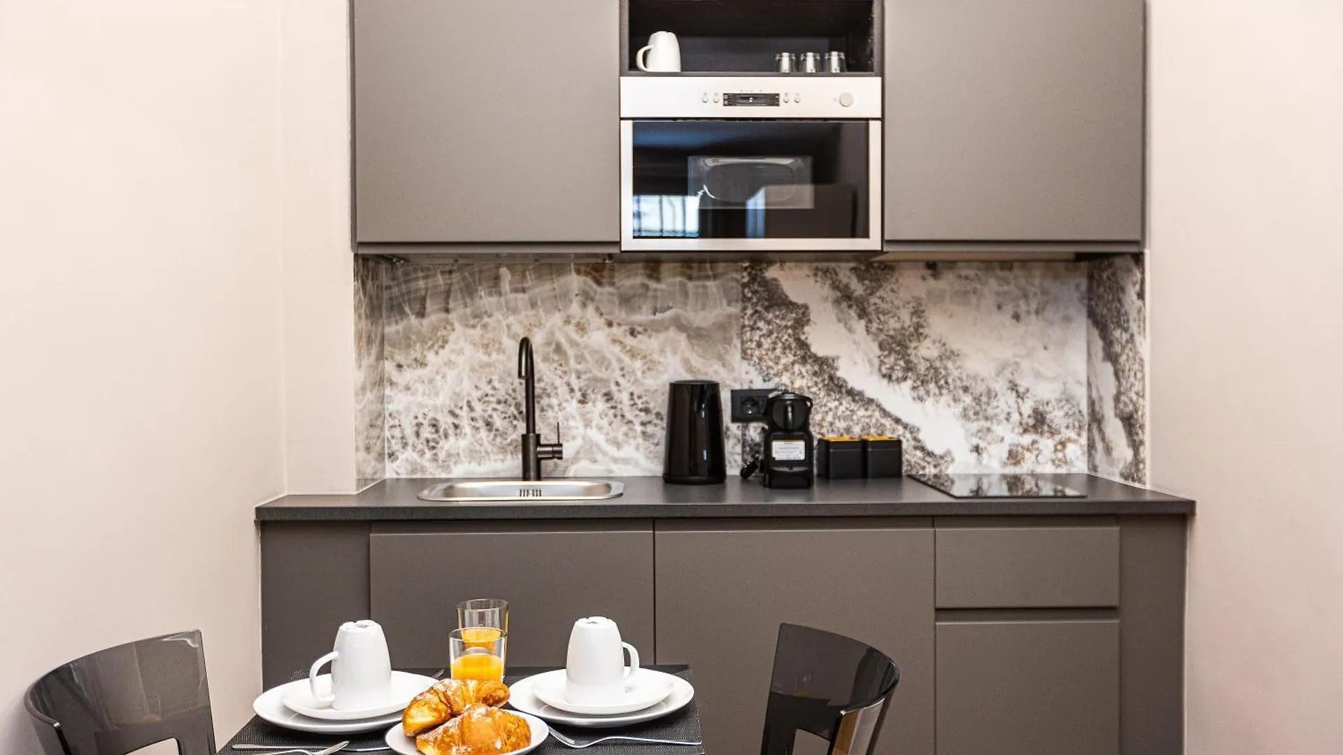Luxury Suite Trevi Rome Apartment